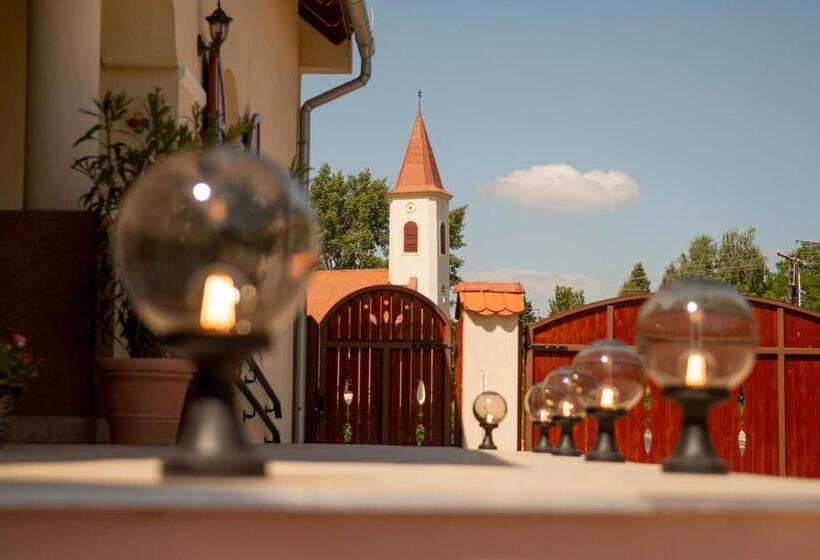 膳宿费 Napvirág Ház