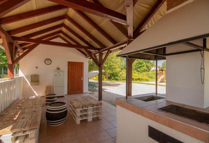 膳宿费 Napvirág Ház