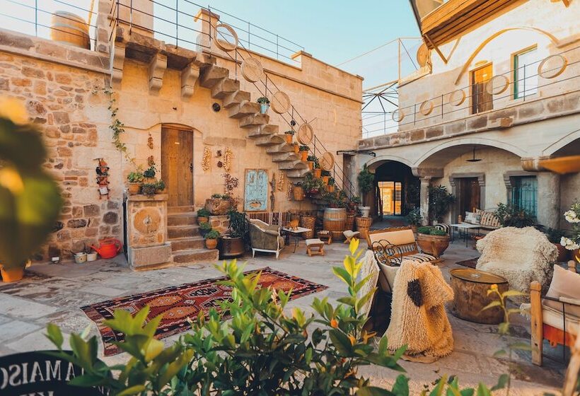 ユースホステル La Maison De şişik