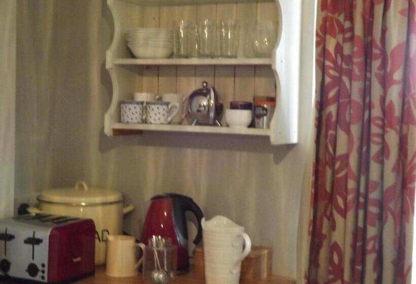 צימר The Swallows Guest House