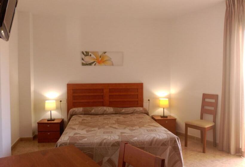 فندق Balneario Fuentes Del Trampal