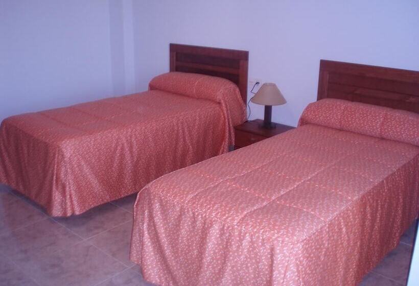 فندق Balneario Fuentes Del Trampal