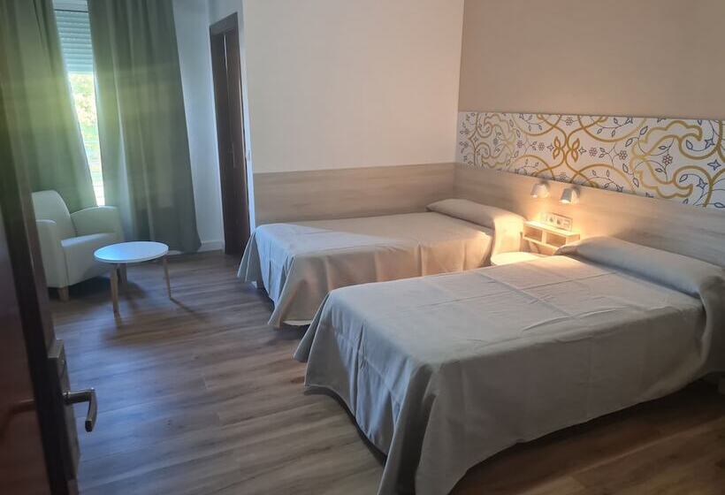 فندق Balneario Fuentes Del Trampal