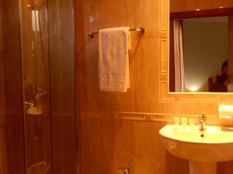 فندق Balneario Fuentes Del Trampal