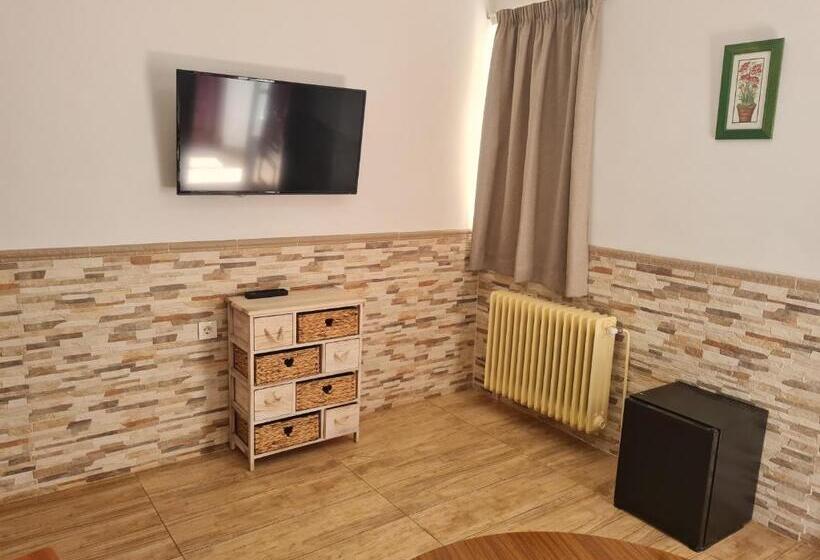 فندق Balneario Fuentes Del Trampal