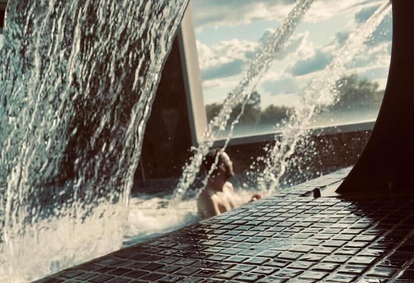 فندق Balneario Fuentes Del Trampal