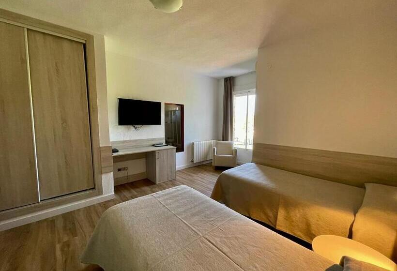 فندق Balneario Fuentes Del Trampal