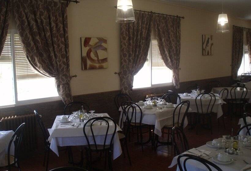 فندق Balneario Fuentes Del Trampal