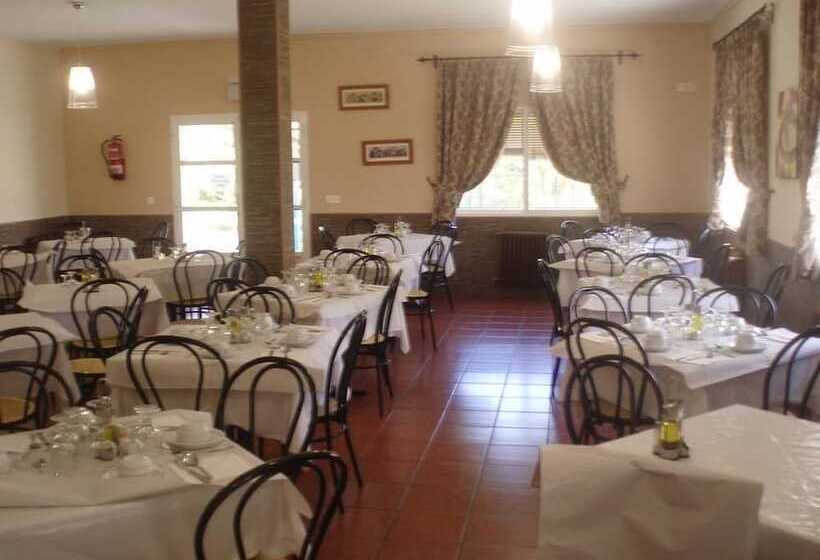 فندق Balneario Fuentes Del Trampal