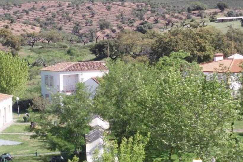 فندق Balneario Fuentes Del Trampal