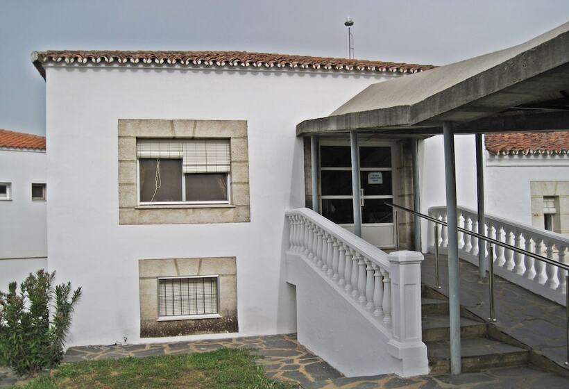 فندق Balneario Fuentes Del Trampal