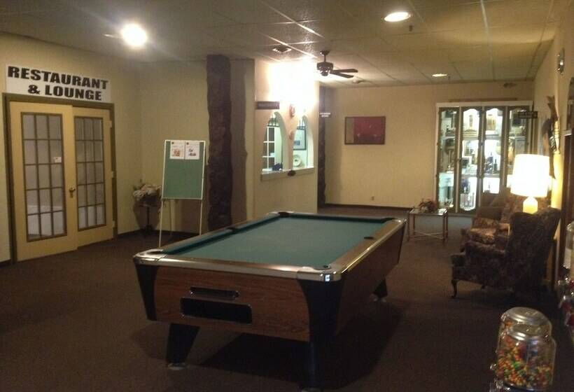 فندق Classic Inn