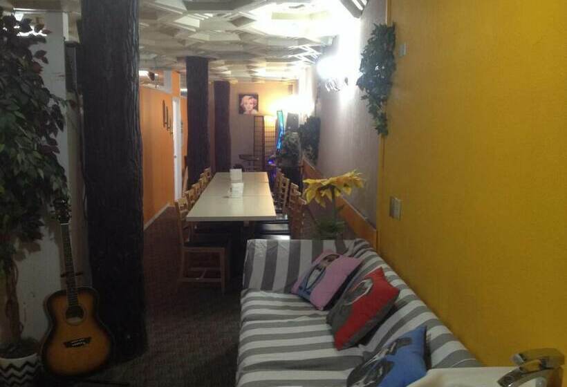 فندق Classic Inn