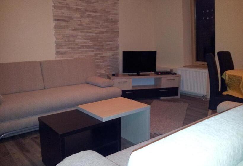 پانسیون Apartments And Rooms Max Well