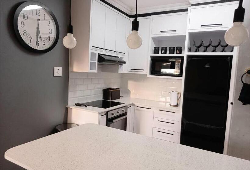 بنسيون Le Gallerie Luxury Accommodation