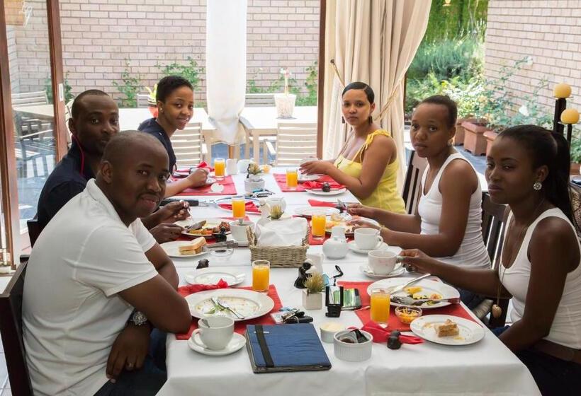 بنسيون Le Gallerie Luxury Accommodation