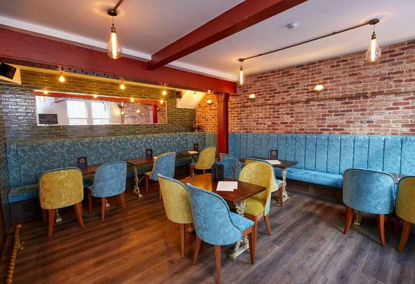 Three Cranes Serviced Apartments