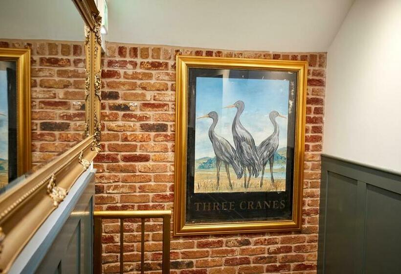 Three Cranes Serviced Apartments
