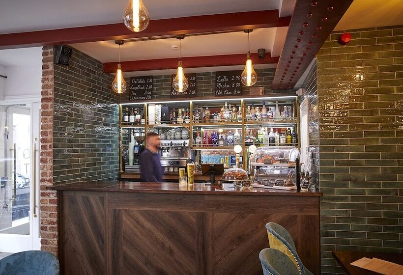 Three Cranes Serviced Apartments