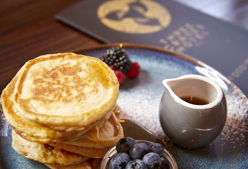 Three Cranes Serviced Apartments