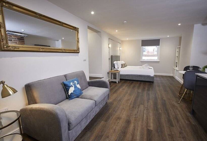 Three Cranes Serviced Apartments