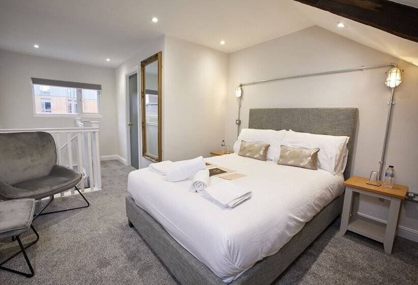 Three Cranes Serviced Apartments