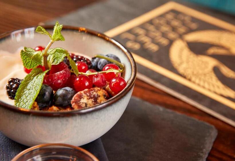 Three Cranes Serviced Apartments