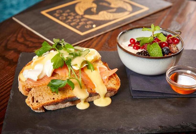 Three Cranes Serviced Apartments