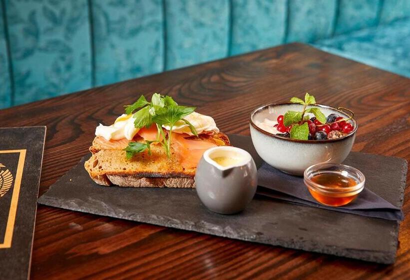 Three Cranes Serviced Apartments