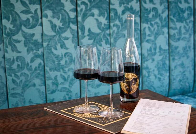 Three Cranes Serviced Apartments