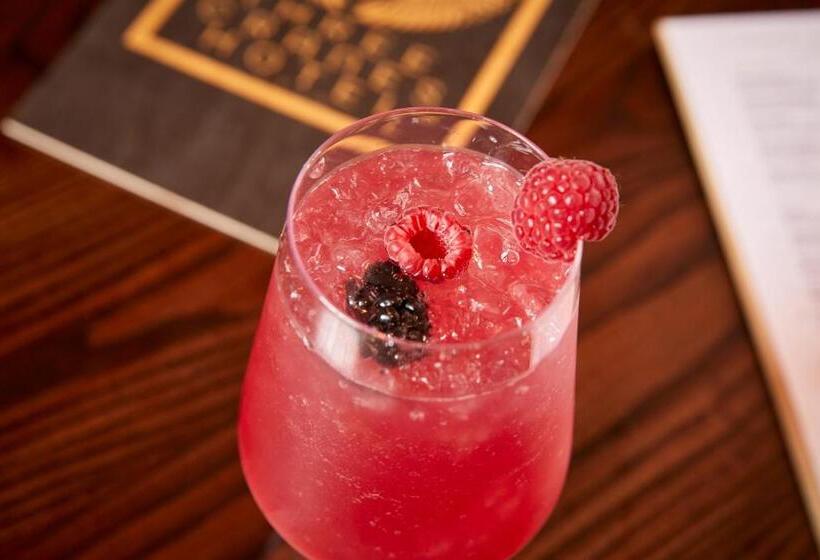 Three Cranes Serviced Apartments