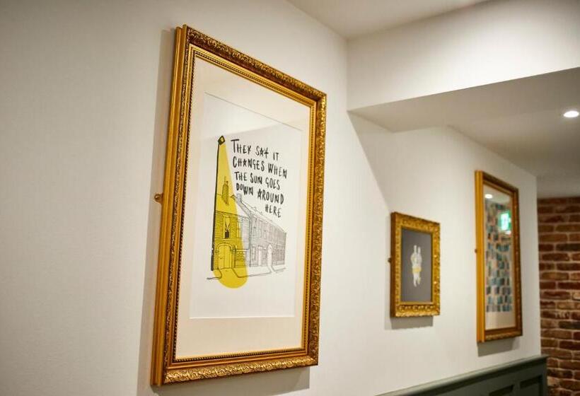 Three Cranes Serviced Apartments