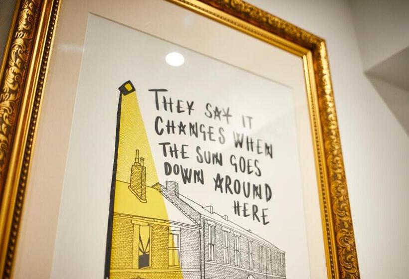 Three Cranes Serviced Apartments