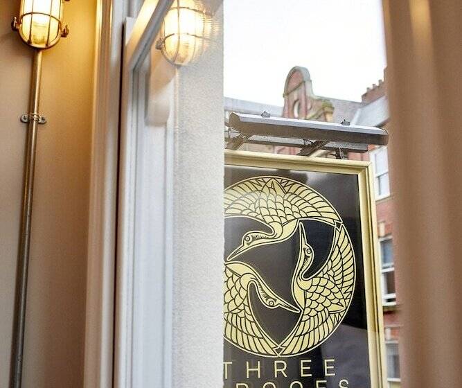 Three Cranes Serviced Apartments