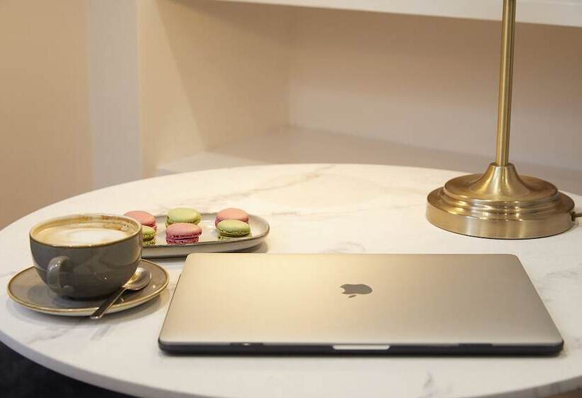 Three Cranes Serviced Apartments