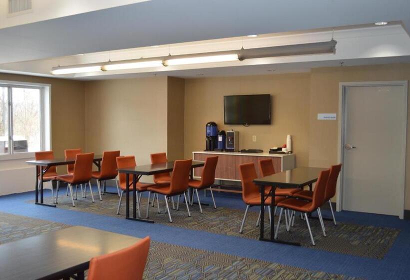Holiday Inn Express Hotel & Suites Binghamton University Vestal, An Ihg