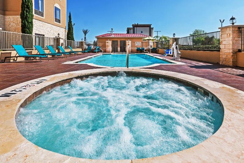 Holiday Inn Express Hotel & Suites Victoria By Ihg