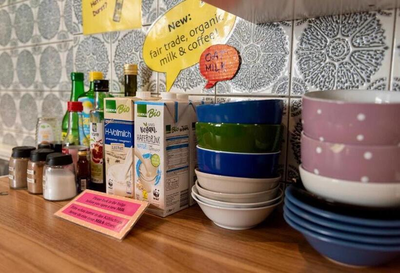 فندق فئة نجمة واحدة Lotte  The Backpackers