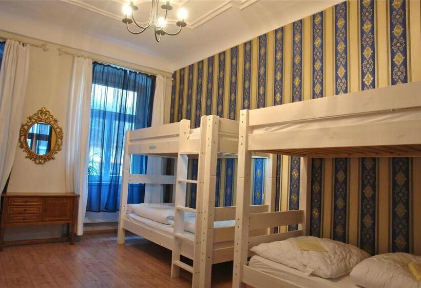 فندق فئة نجمة واحدة Lotte  The Backpackers