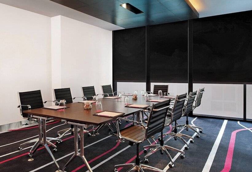 فندق Aloft Bangkok Sukhumvit 11