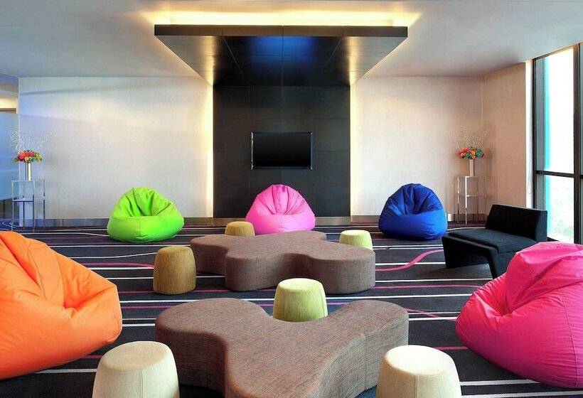 فندق Aloft Bangkok Sukhumvit 11