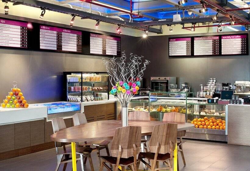 فندق Aloft Bangkok Sukhumvit 11