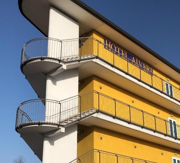 Отель Alveri