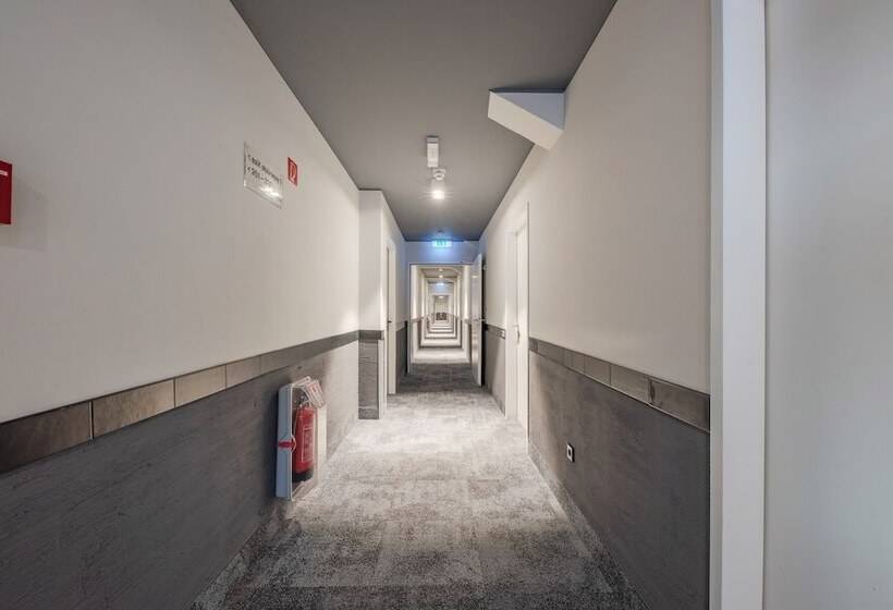 هتل a&o Hamburg City