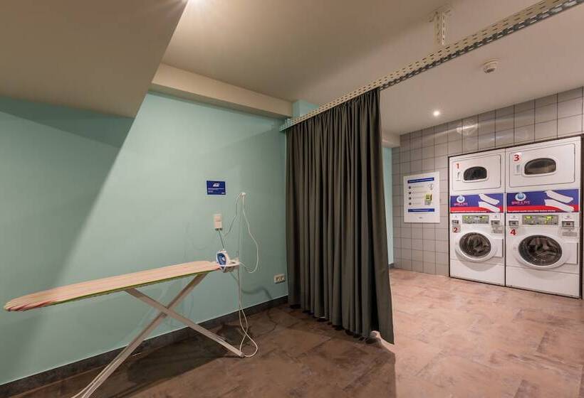 هتل a&o Hamburg City