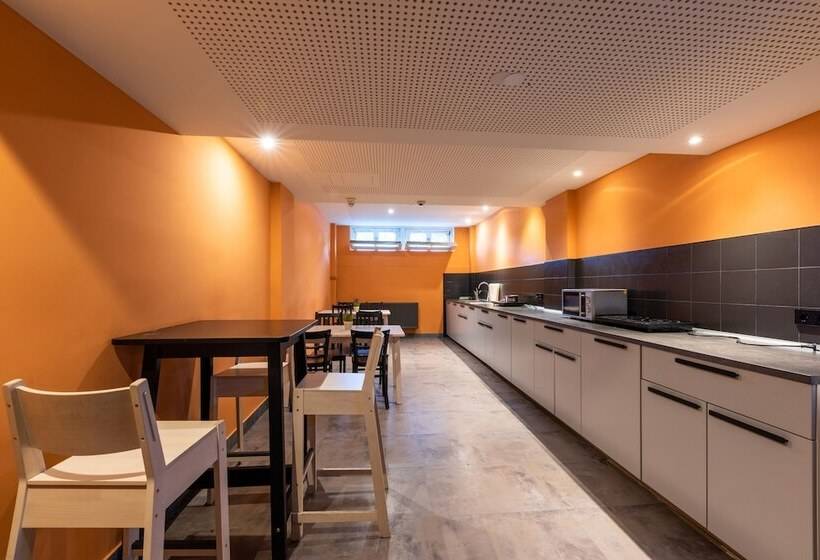 هتل a&o Hamburg City