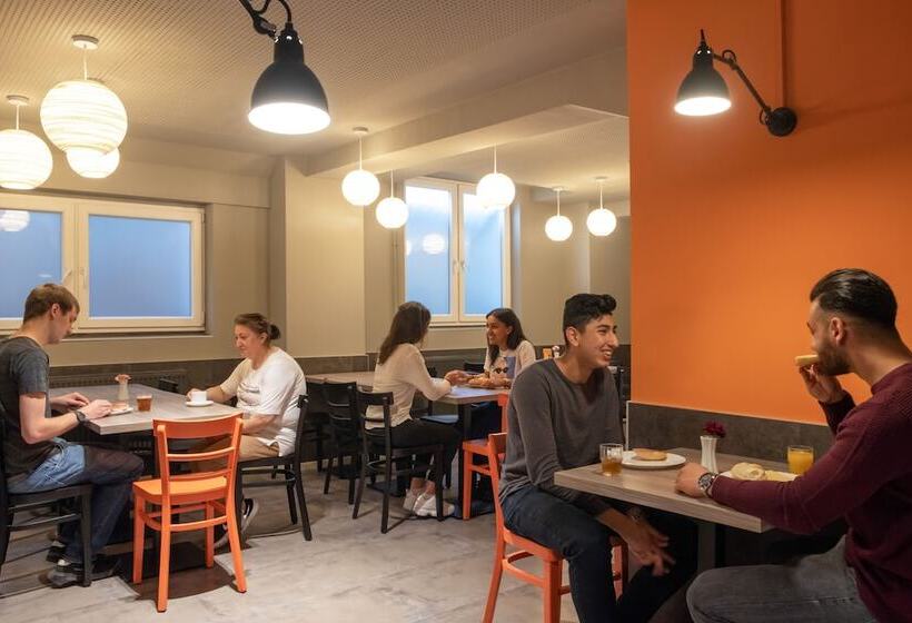 هتل a&o Hamburg City