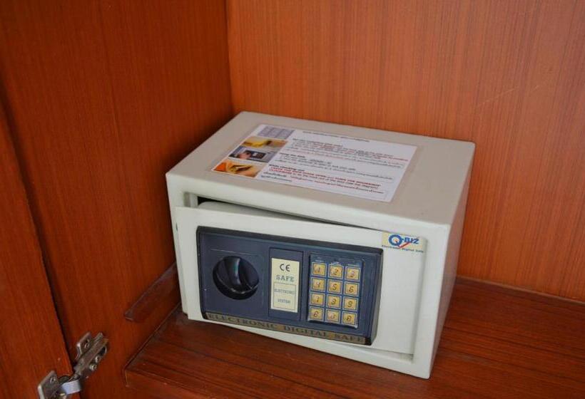 Отель Baan Manthana House