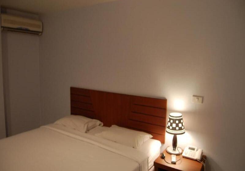 Отель Baan Manthana House