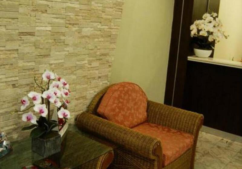 Отель Baan Manthana House